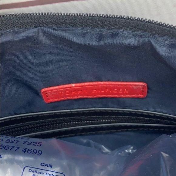 Tommy Hilfiger‎ Black Patterned Zippered Handbag Shoulder Purse - Picture 6 of 7